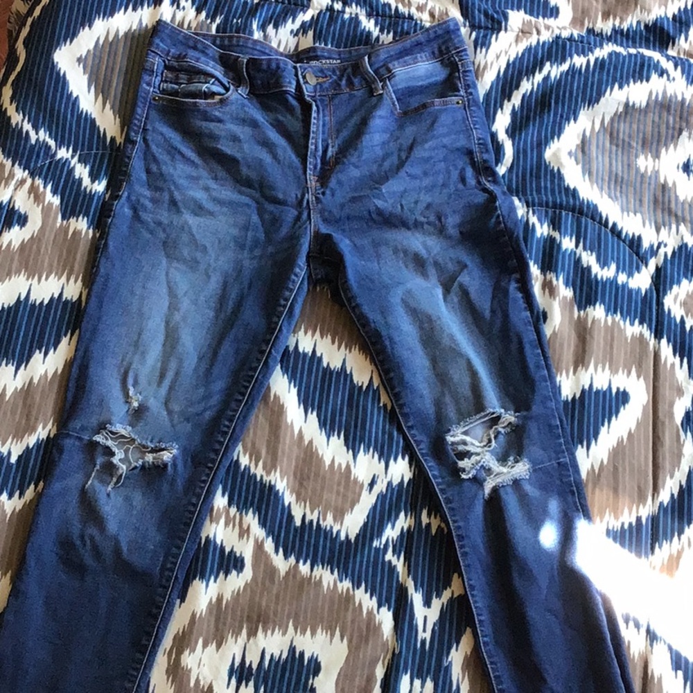OLD NAVY ROCKSTAR JEANS